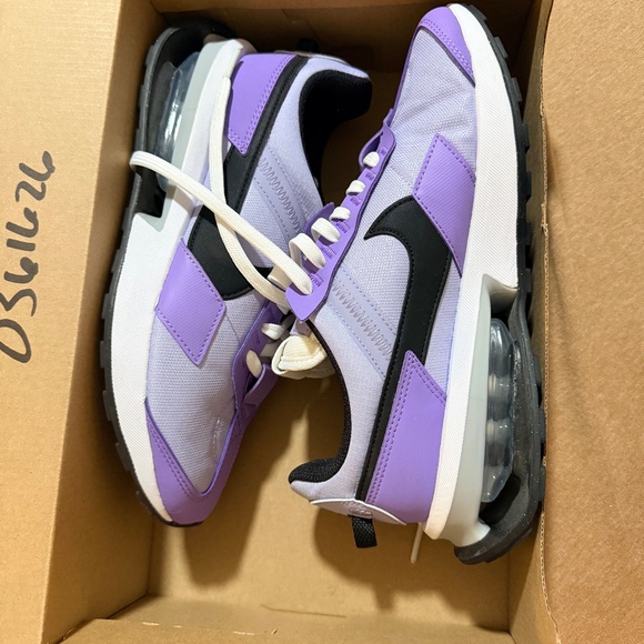 Air MAX - Picture 2 of 5